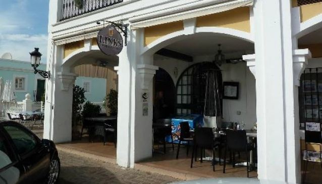 Links Bar and Bistro