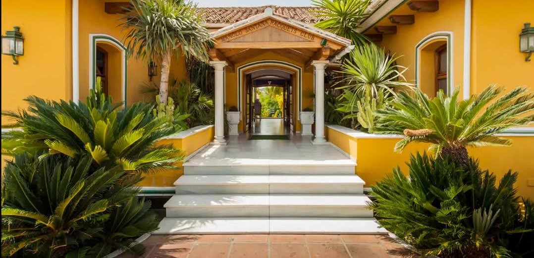 Manolo Santana Racquets Club