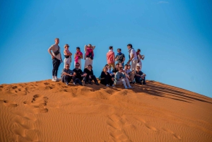 3 päivän matka Marrakechista Merzougan: kameli, mönkijä, yö leirissä