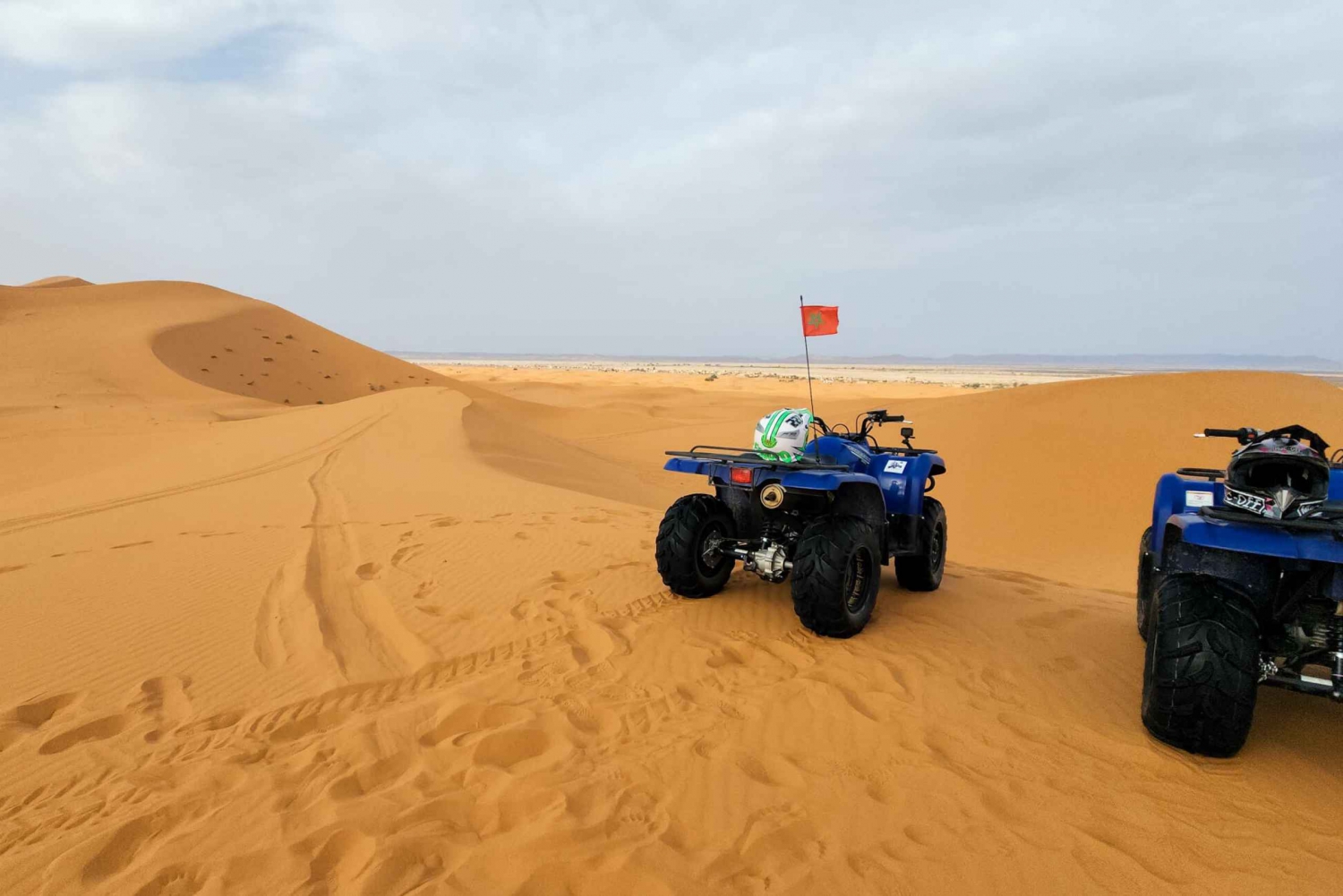 Aventure de luxe de 3 jours : de Marrakech à Merzouga, quad et spectacle inclus.