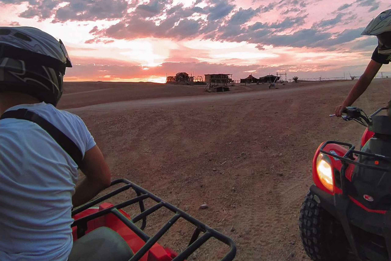 Wüste von Marrakesch: Pool, Quad-Biking, Feuer-Show bei Sonnenuntergang
