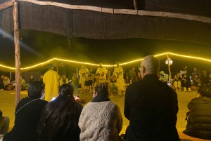 Marrkech: Solnedgång i Agafay-öknen med kamel, middag och show