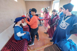 Marrkech: Solnedgång i Agafay-öknen med kamel, middag och show