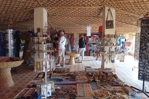 Marrkech: Solnedgång i Agafay-öknen med kamel, middag och show