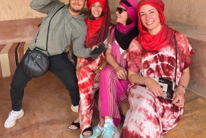 Marrkech: Solnedgång i Agafay-öknen med kamel, middag och show