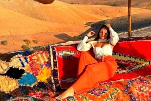 Marrkech: Solnedgång i Agafay-öknen med kamel, middag och show