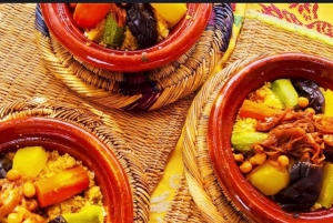 Marrkech: Solnedgång i Agafay-öknen med kamel, middag och show