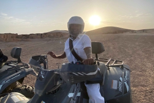 Marrkech: Solnedgång i Agafay-öknen med kamel, middag och show