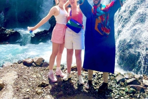 Dagtour en overnachting in de woestijn met dinershow en kamelenrit