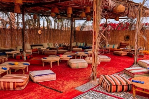 マラケシュ：アガファイ砂漠のサンセット＆ラクダ乗り、ディナーショーをお楽しみください