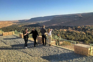 From Fes: 2-Day Desert Tour with Return to Fes or Marrakech