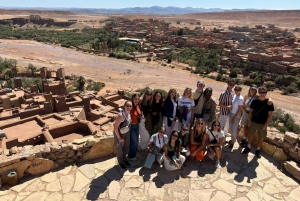 マラケシュ発：3日間のメルズーガ砂漠ツアー（ラクダ乗り体験付き）