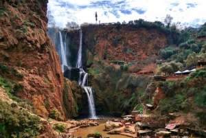 Marrakeshista: Ouzoudin vesiputoukset, veneretki ja lounas