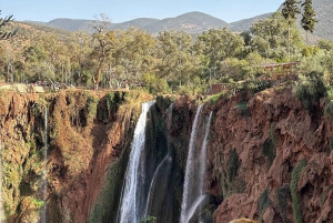 Marrakeshista: Ouzoudin vesiputoukset, veneretki ja lounas