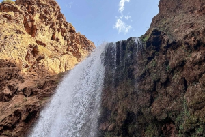 Marrakeshista: Ouzoudin vesiputoukset, veneretki ja lounas