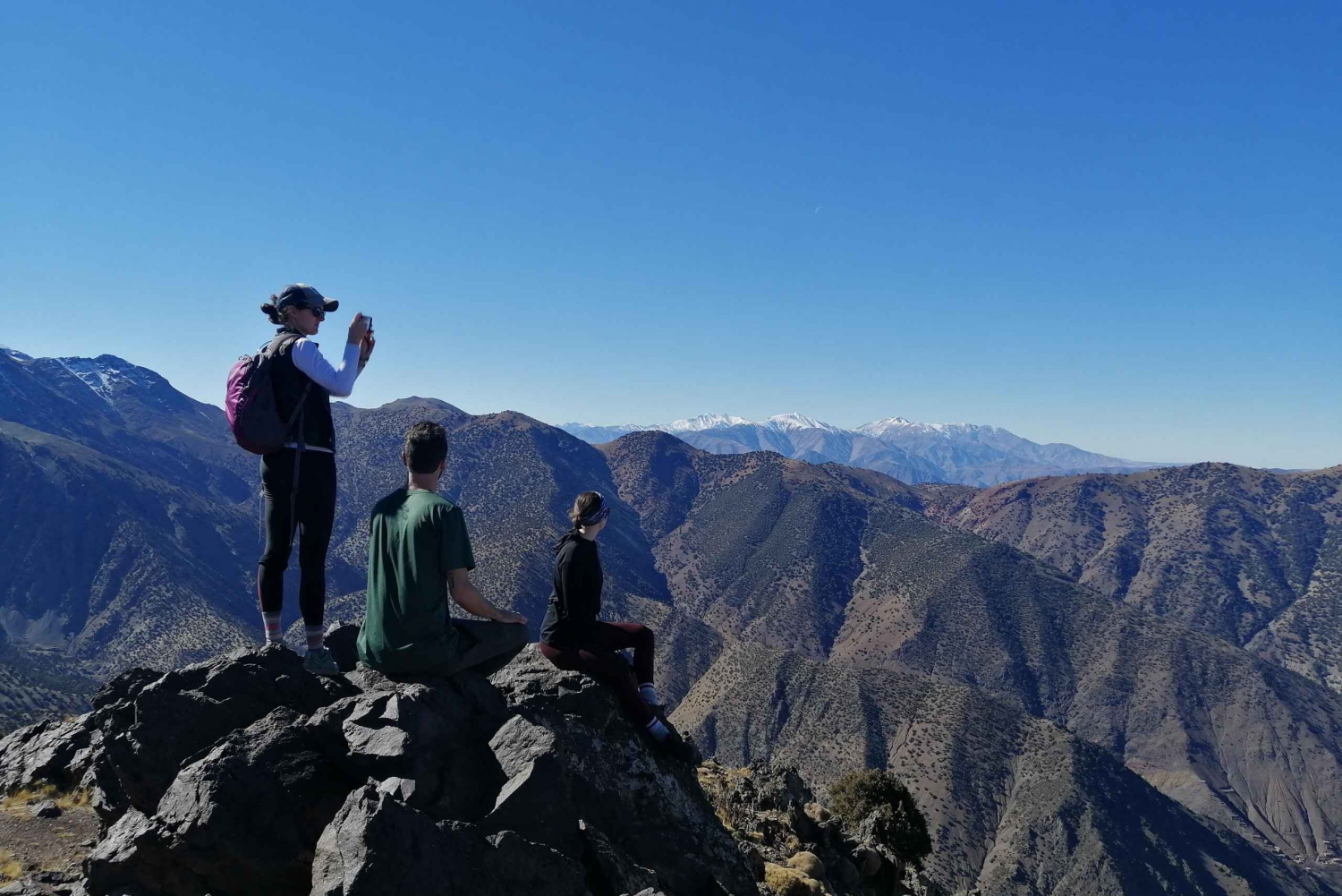Marrakech: Excursión de 2 días al monte Toubkal con estancia de 1 noche y comidas