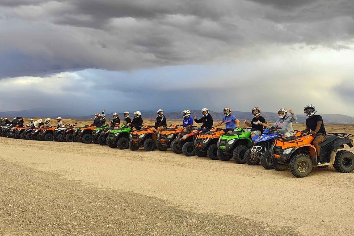 Полдня на квадроциклах в пустыне Агафай