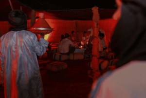 Marrakesh: kamelenrit, diner en vuurshow in de Agafay-woestijn