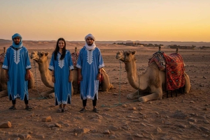 Marrakesh: kamelenrit, diner en vuurshow in de Agafay-woestijn