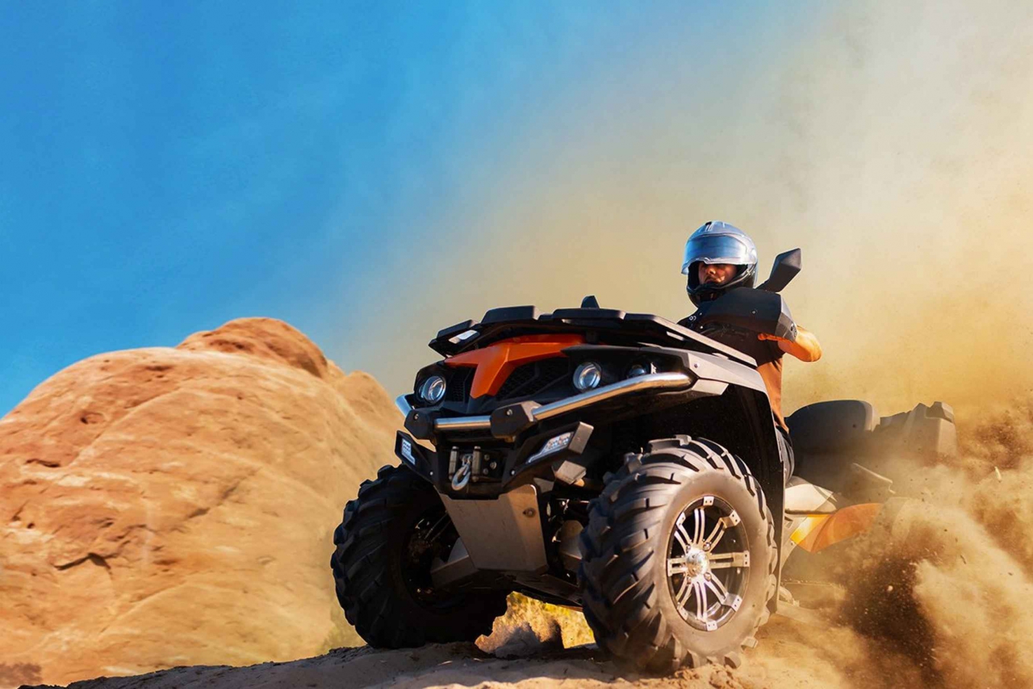 Von Marrakech aus: Sonnenuntergang in der Wüste von Agafay, Quadfahren und Abendessen