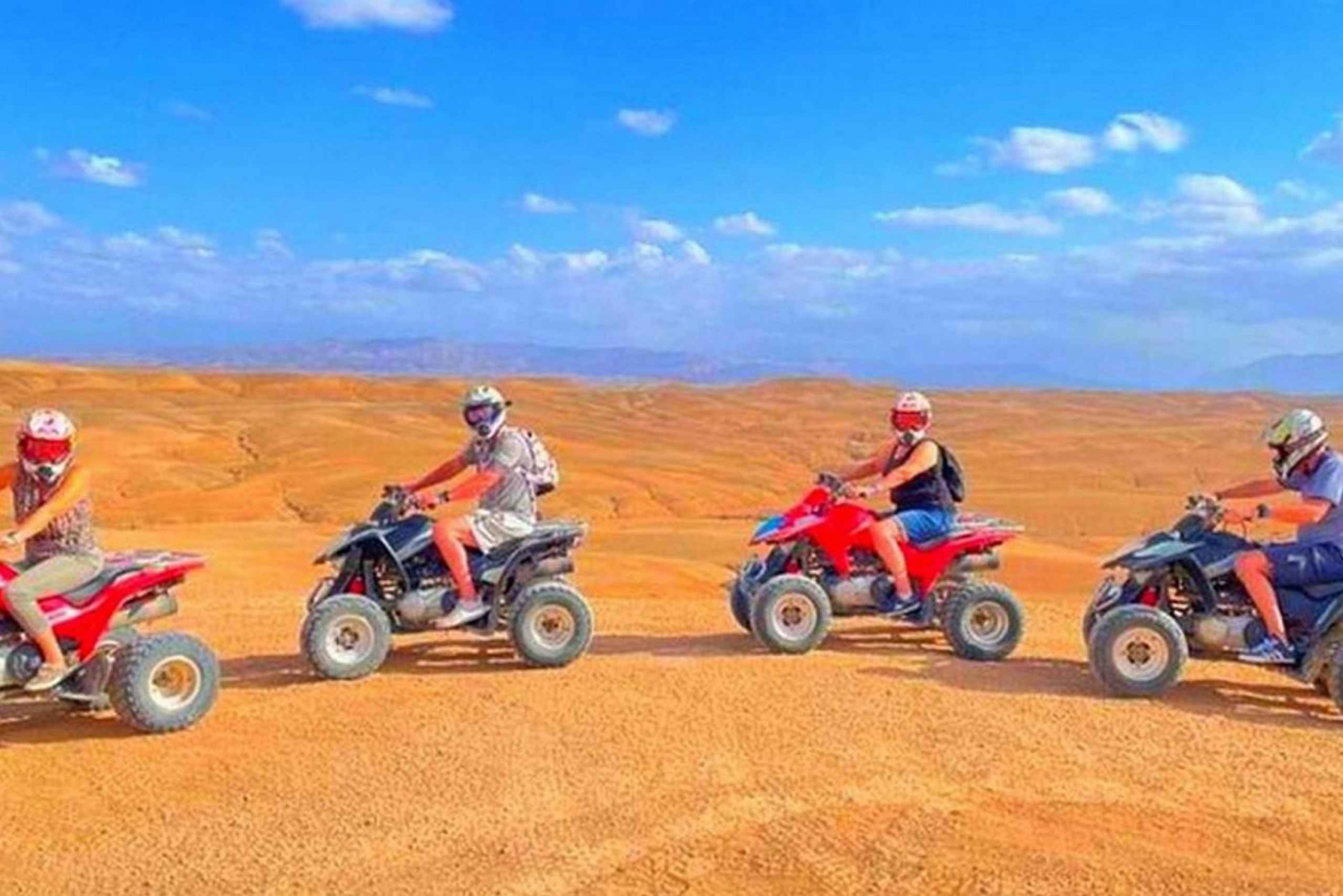 Marrakech : Agafay - Randonnée en quad dans le désert avec dîner et spectacle