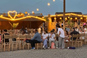 マラケシュ：アガファイ砂漠で四輪バギー＆夕暮れどきのラクダ乗り、ディナーショー