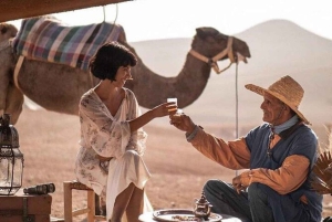 マラケシュ：アガファイ砂漠のサンセット＆ラクダ乗り、ディナーショーをお楽しみください