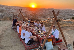 マラケシュ：アガファイ砂漠のサンセット＆ラクダ乗り、ディナーショーをお楽しみください