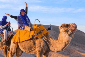 Marraquexe: passeio de camelo, jantar e espetáculo de fogo em Agafay