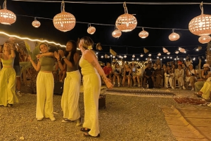 Marraquexe: passeio de camelo, jantar e espetáculo de fogo em Agafay