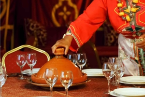 Marrakech: spettacolo folcloristico Chez Ali Fantasia e cena marocchina