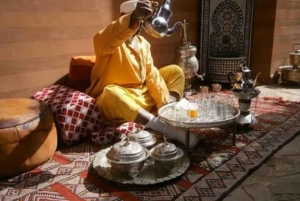 マラケシュ：アガファイ砂漠で四輪バギー＆夕暮れどきのラクダ乗り、ディナーショー