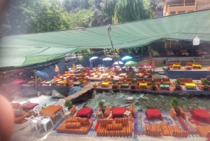 Marrakech: excursión de un día al valle de Ourika con guía local a las cascadas.
