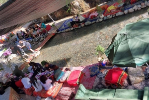 Marrakech: excursión de un día al valle de Ourika con guía local a las cascadas.