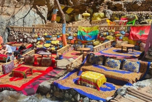 Marrakech: Ourika-laakson päiväretki vesiputouksilla ja lounaalla