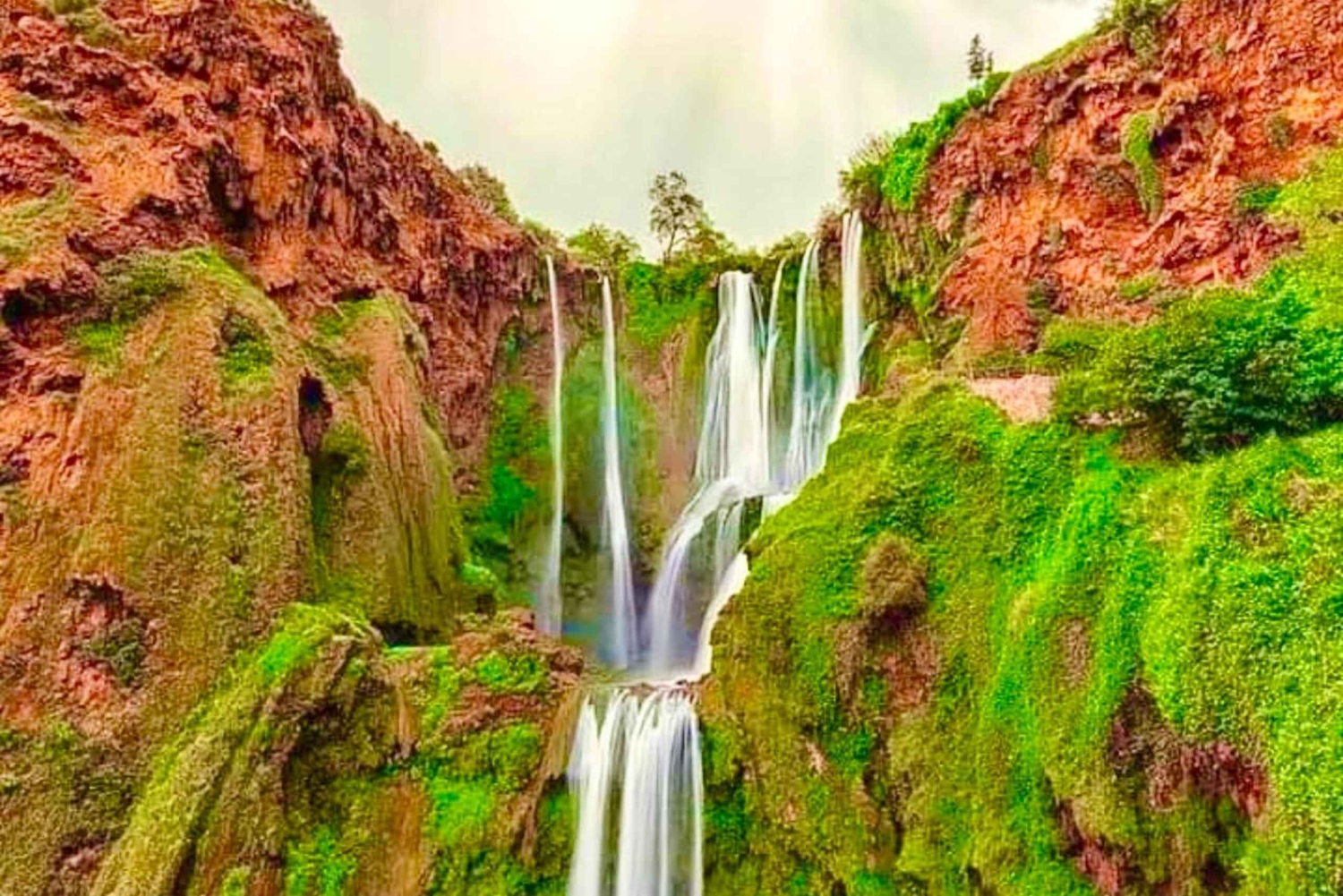 Marrakech: Ouzoud vesiputous, opastettu vaellus, veneajelu ja lounas