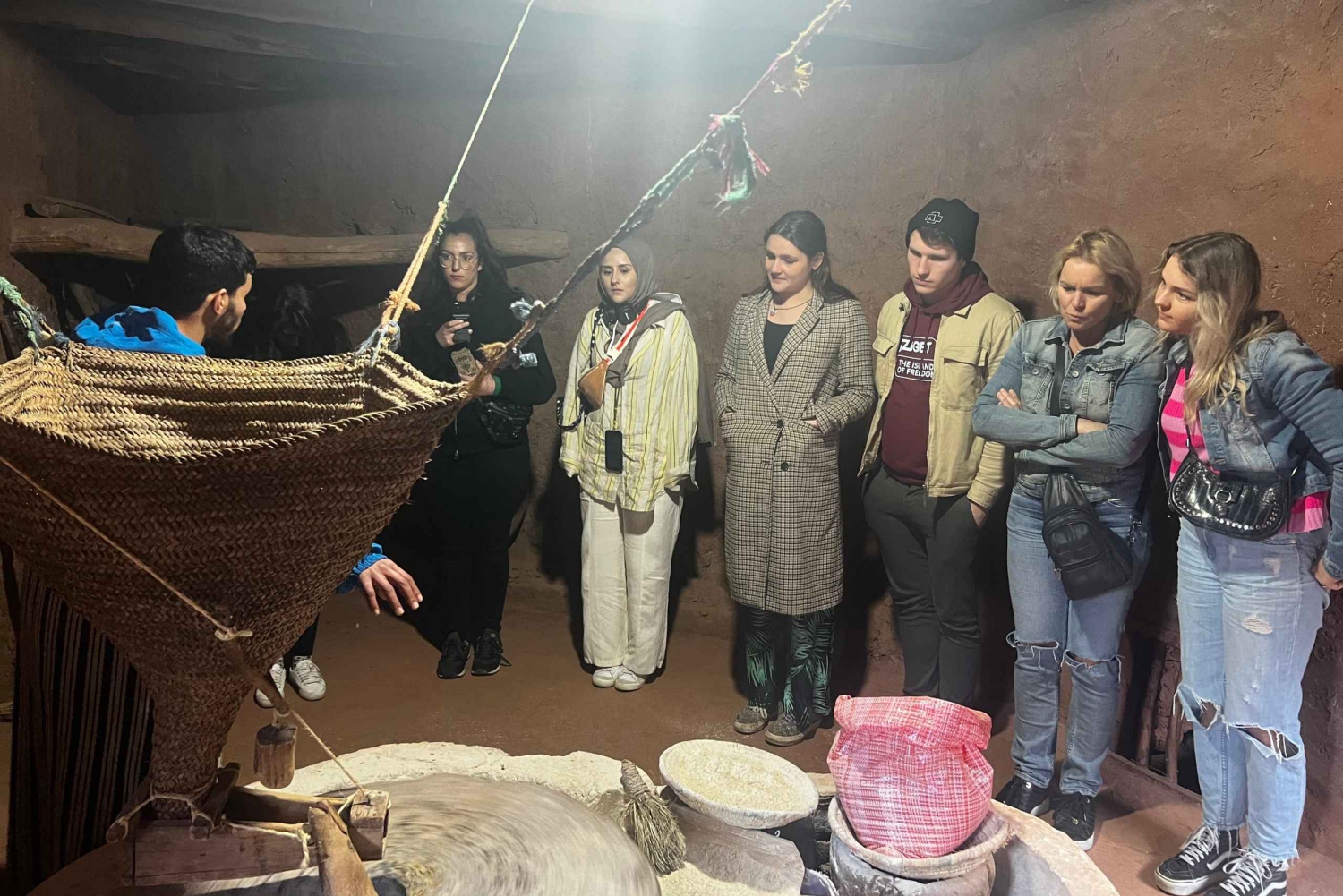 マラケシュ3渓谷プライベートツアー：滝と山々を巡る旅