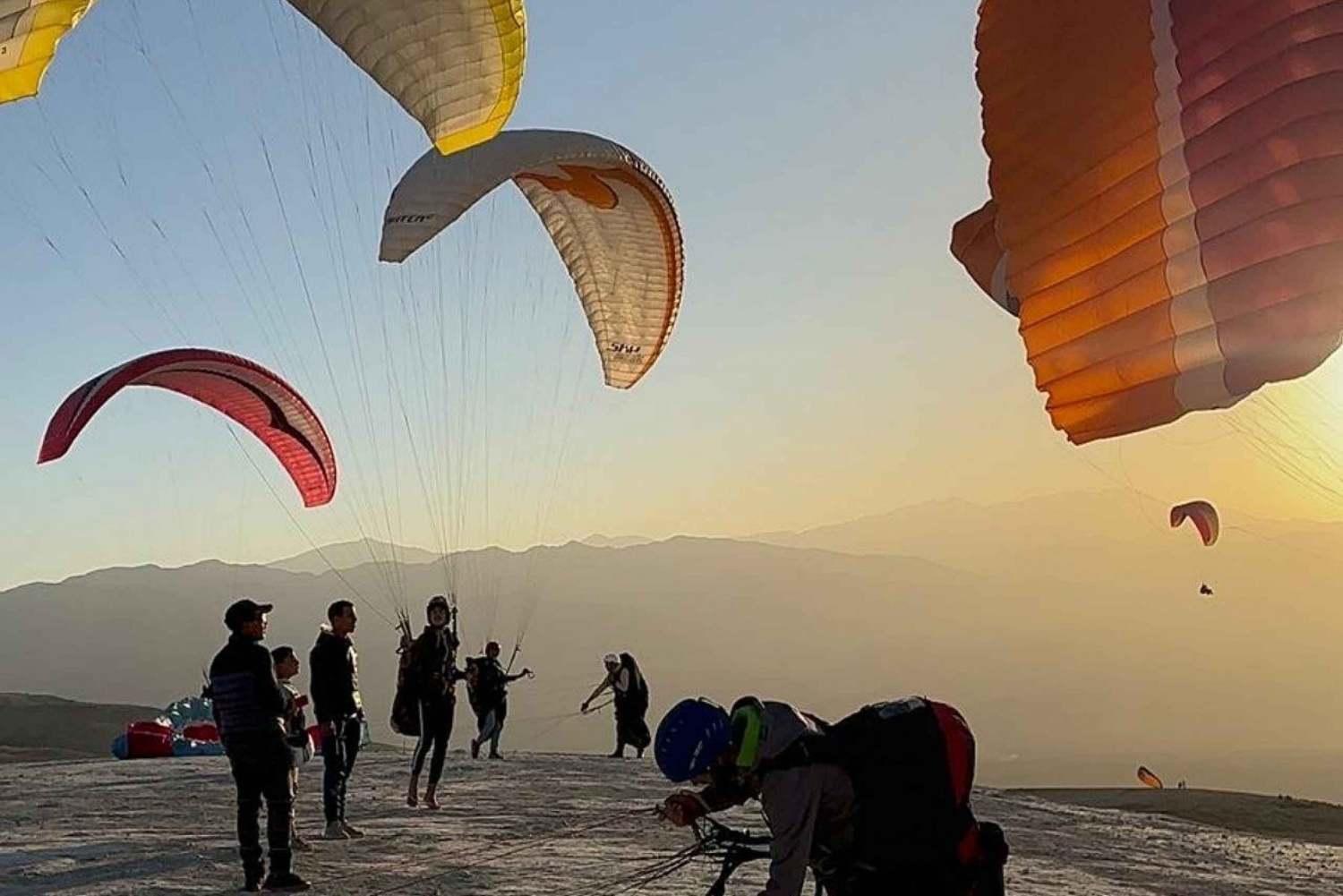 Marrakech: Parapente sobre el desierto de Agafay y vistas al monte Atlas