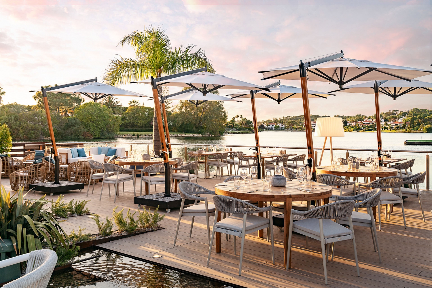 Melhores Restaurantes com Mesas ao Ar Livre no Algarve