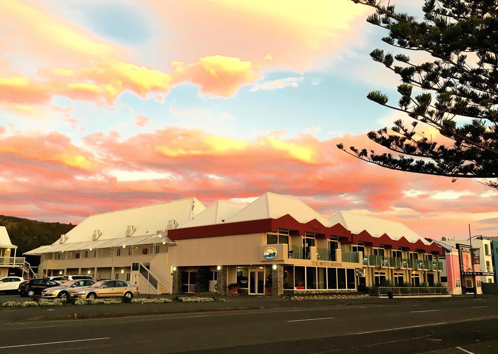 White Morph Restaurant