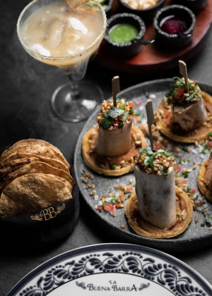 La Buena Barra Cancun