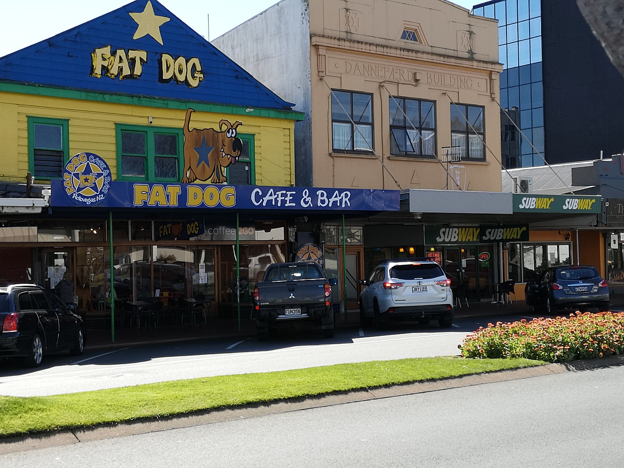 Fat Dog Cafe e Bar