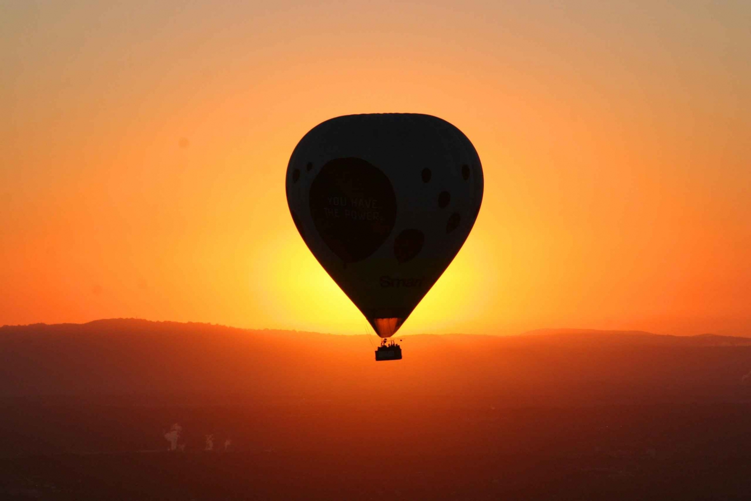 Geelong: Balloon Flight at Sunrise with Breakfast