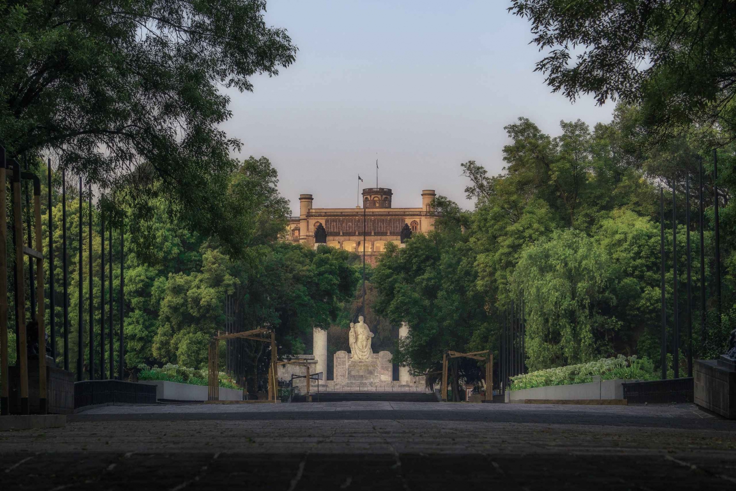 Mexico City: Private Bike Tour of Chapultepec Forest