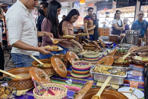 Mexico City: Party on a trajinera through Xochimilco with snacks, music, and drinks
