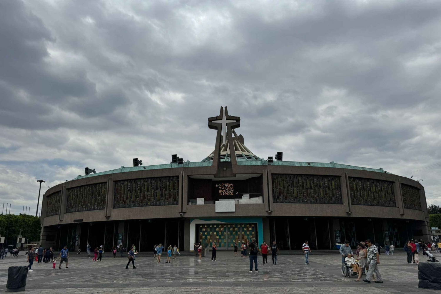 Mexico City: Basilica and Teotihuacan Pyramids Tour