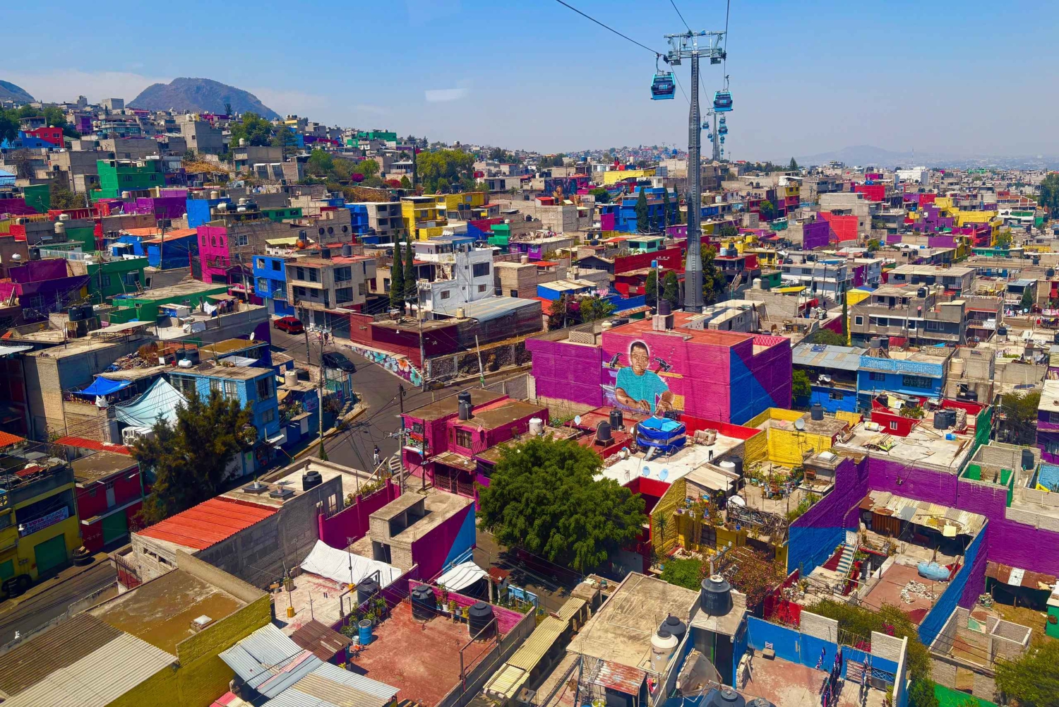 Mexico City: Cable car and Street Art Tour
