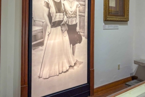 Mexico City: Entrance to the Frida Kahlo Museum and the Anahuacalli Museum