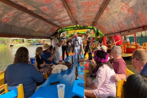 Xochimilco: Party on a Trajinera with Mexican Snacks, Drinks, and Music