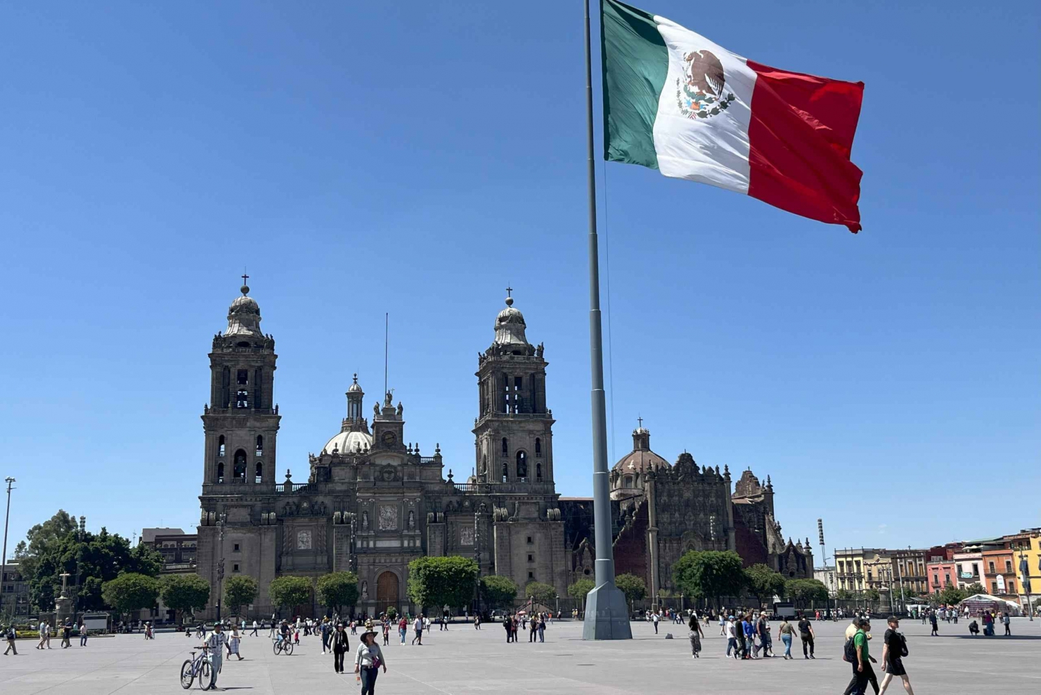 Mexico City: Zocalo Tacos Tour by Michelin-Star Chef Torres